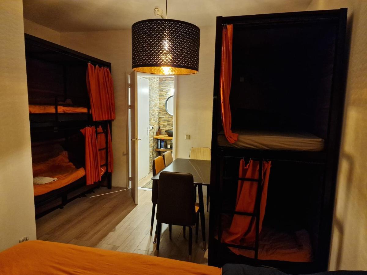 Recharge Hostel Роттердам Экстерьер фото